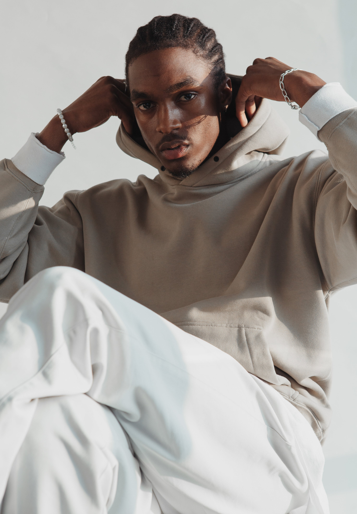 felpa con cappuccio beige