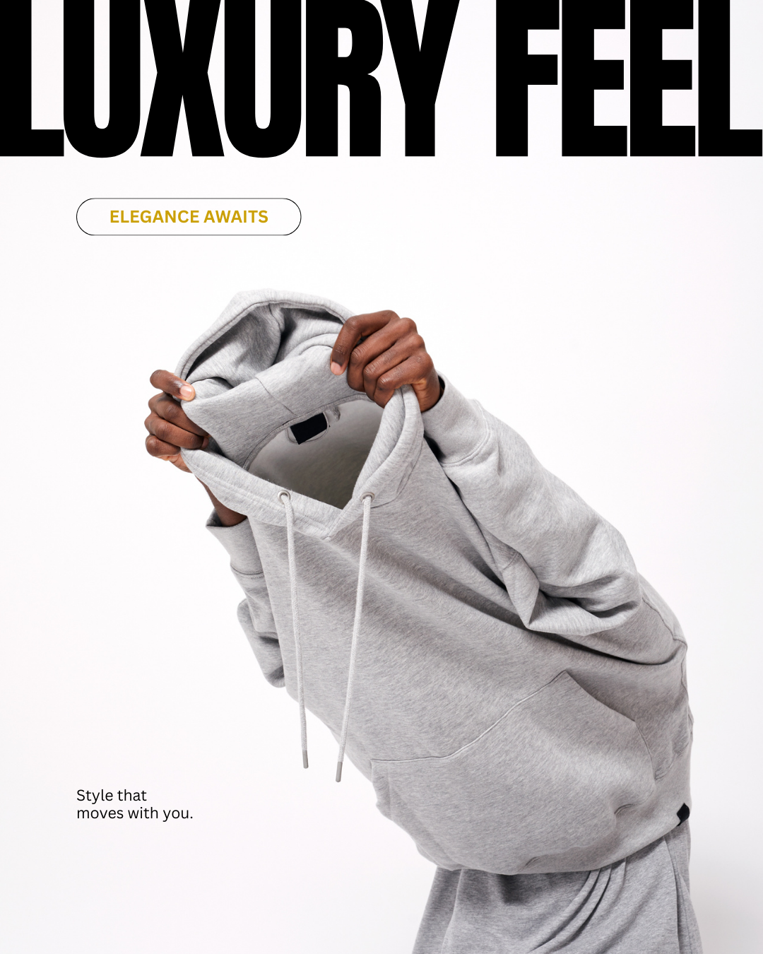 Felpa oversize beige indossata in un look moderno